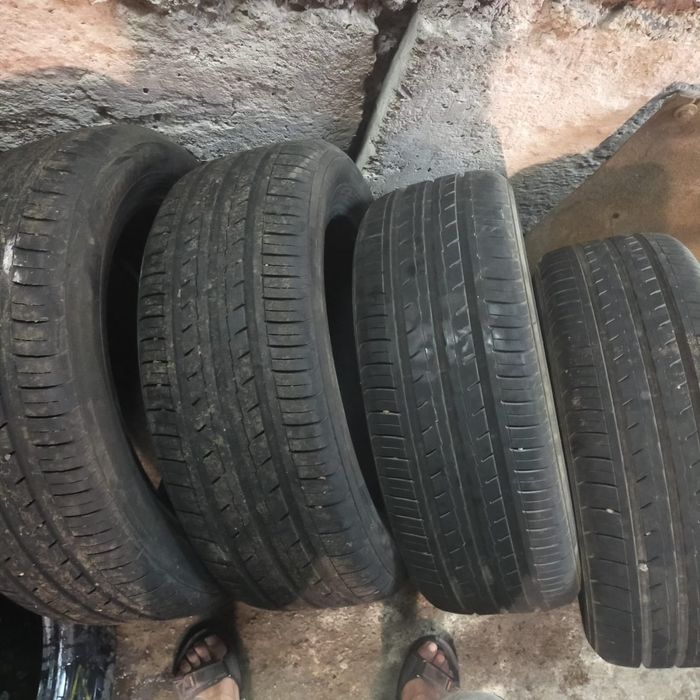 Продаю шины на 17