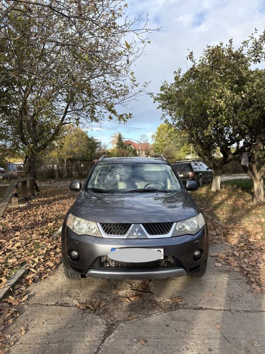 Mitsubishi Outlander SUV ECHIPARE FULL