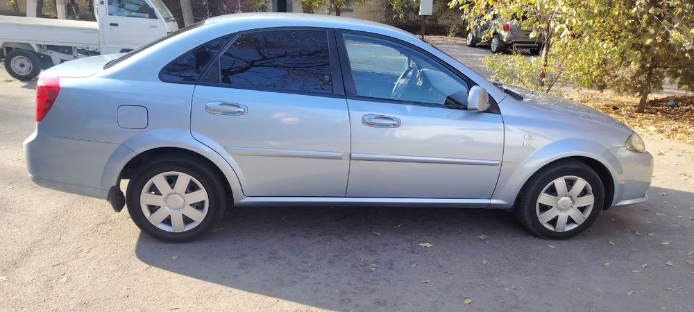 Продам  2015 года на бензине состоянии хорошее