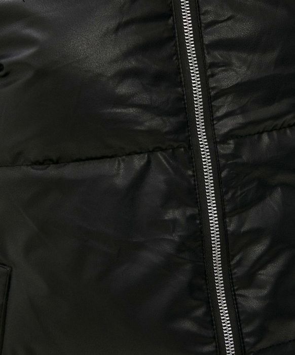 Стильная кожаная куртка