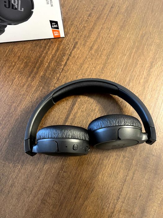 Casti JBL Tune 660 NC - Negre