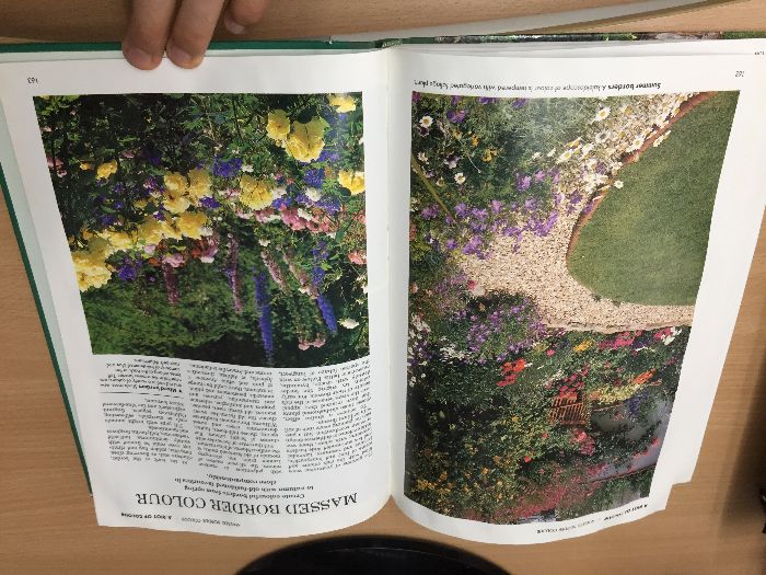 25Цветна Книга Енциклопедия - Colour Round The Year