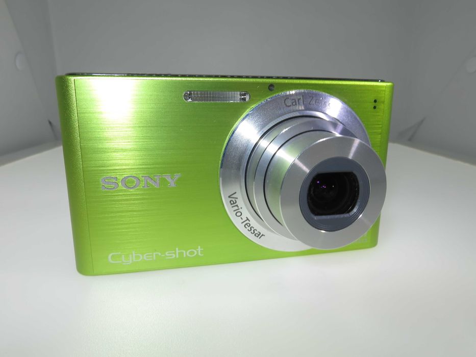 Sony Cyber-shot W320 зелен ултра компактен цифров фотоапарат камера отллично състояние като НОВ с оригинално зарядно, батерия, карта памет и кутия