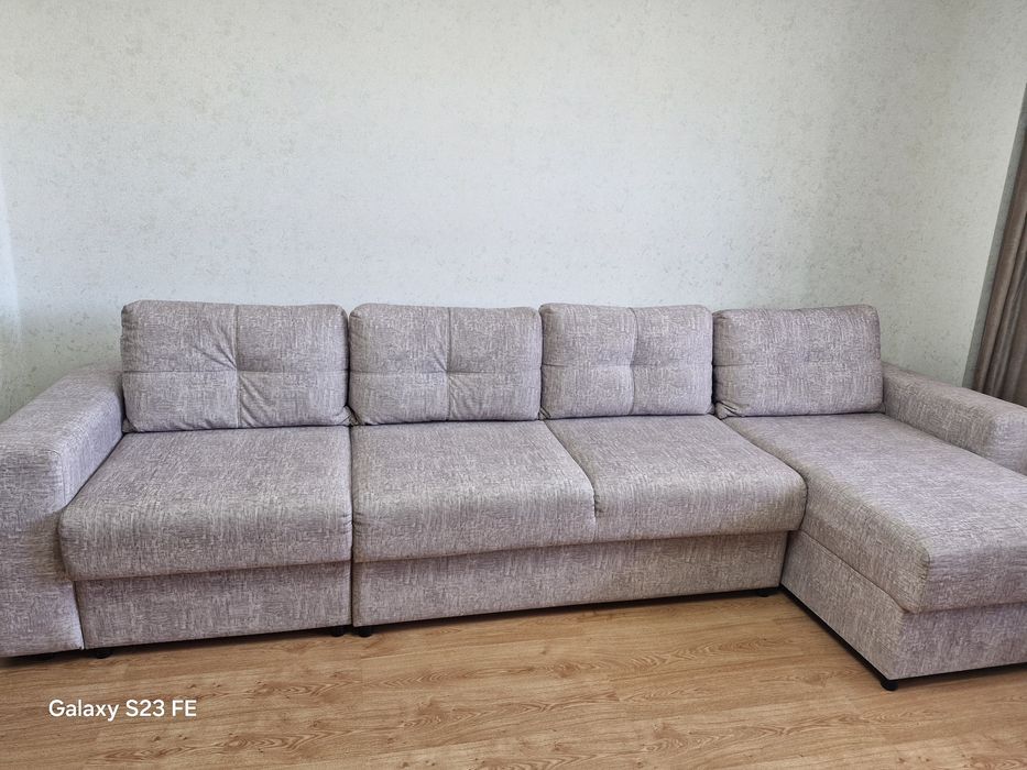 Продам диван в хорошем состояние