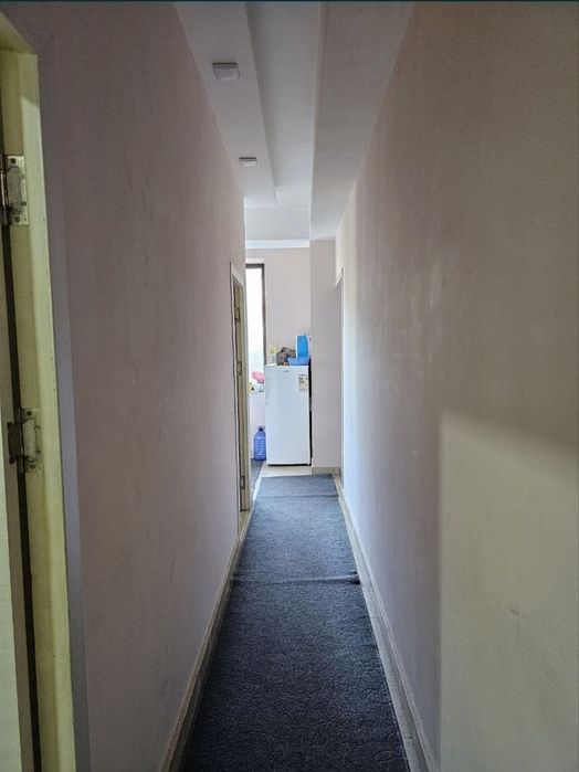 Sergile 3bekat yon oldida. Kvartira bolalarga birga turishlikka