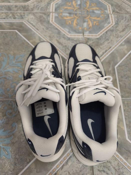 Adidasi NIKE V5 RNR