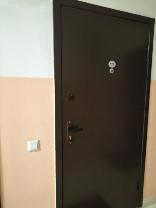 Железная дверь