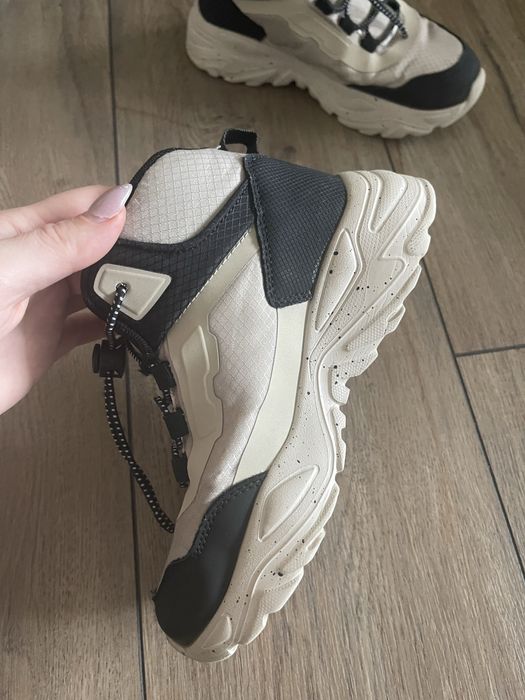 Детски боти Reserved