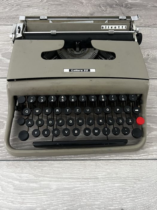 Masina de scris Lettera 23
