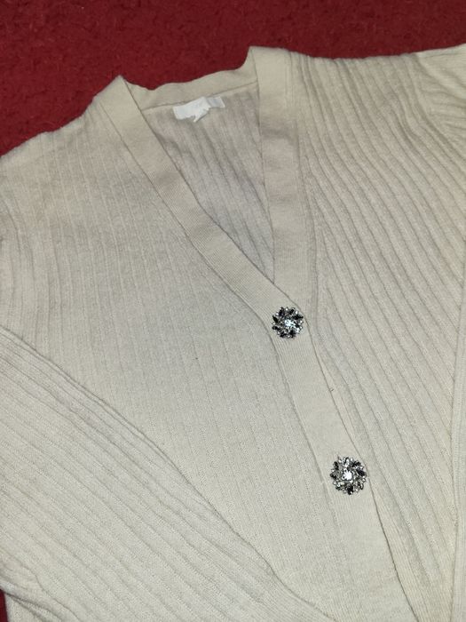 Pulover crem H&M, mărimea M,impecabil