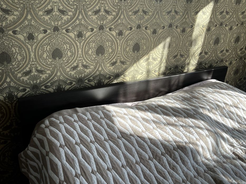 Спальный гарнитур (кровать и шкаф)