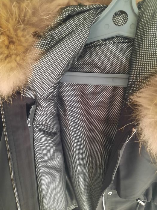 Продам парку женскую