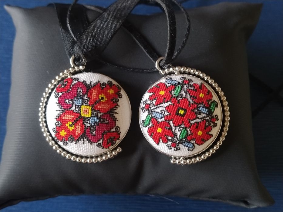 Бродирани Бижута с Българска Шевица