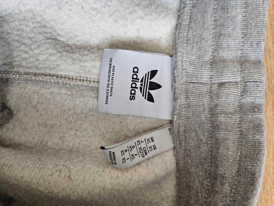 Долнище adidas  от памук 100%.