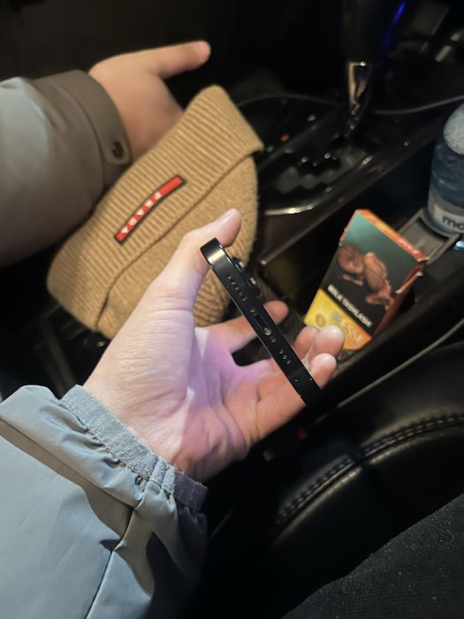 Продам Айфон 13 iphone 13