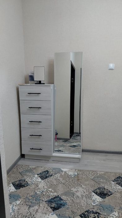 Продаётся Комод-Зеркало