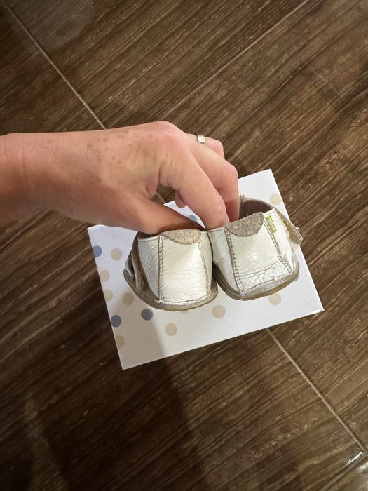 Papuci ortopedici din piele naturala pentru bebe