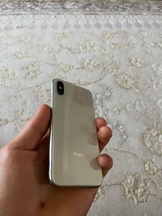 Продам Айфон х в хорошом состояние
