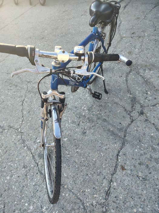 Bicicleta Taos cadru de aluminiu foarte ușoară. Roti 28