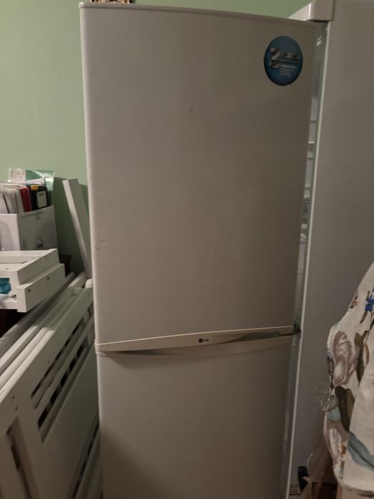 Продается Холодильник LG