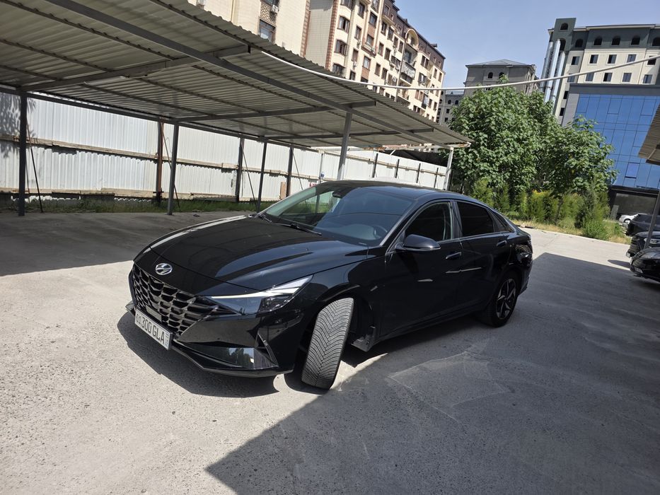 Продаётся Hyundai Elantra 2.0 full позиция 2021 год в отличном состоян