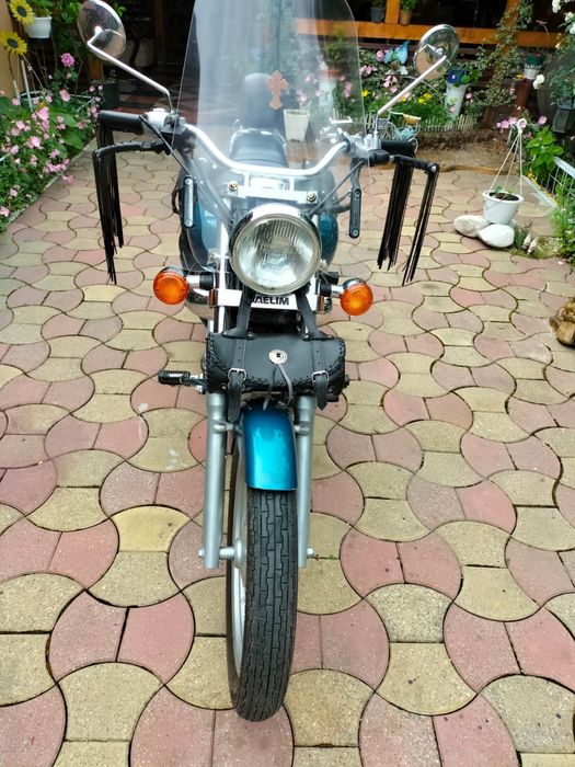 Motocicleta Daelim 125