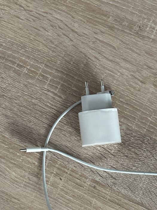 Зарядка на айфон оригинал