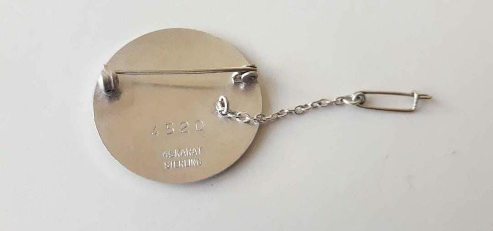 Brose insigna Asistent Medical Social, argint 925 sterling, Danemarca