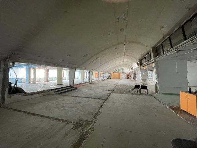 Inchiriem/vindem spatiu comercial/hala 1100 mp