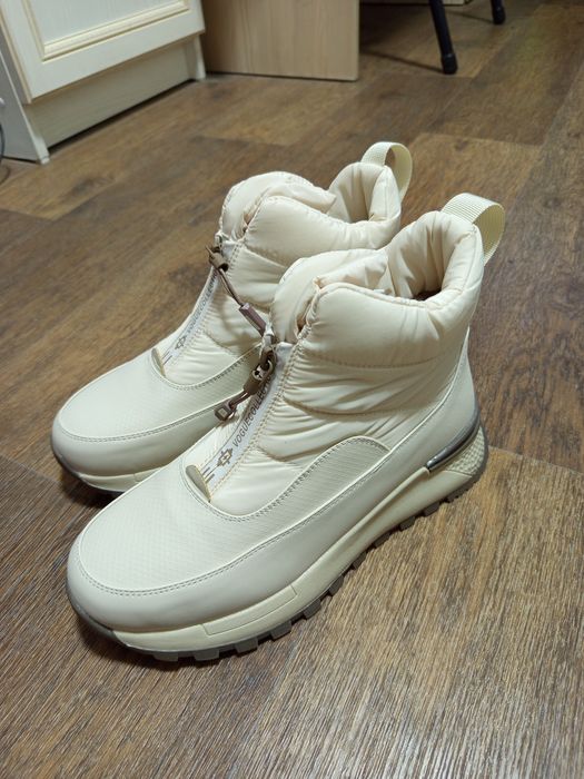 Зимние ботинки женские