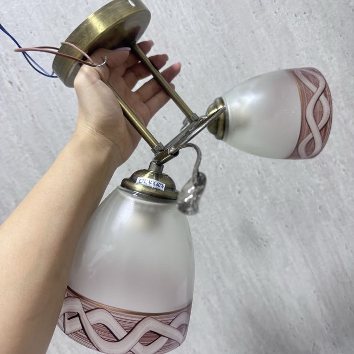 Люстра для комнаты в хорошем состоянии