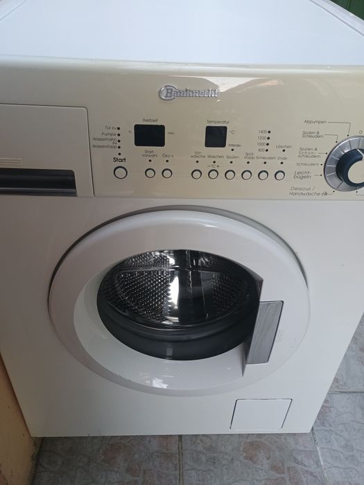 Mașină de spălat rufe clasa AA Baunekht Aeg