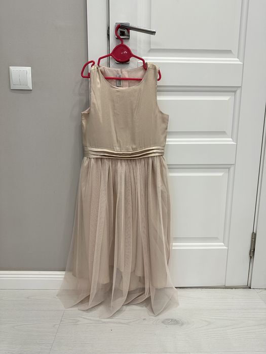 Нарядное платье праздничное