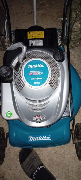 Vând Mașină de tuns iarbă