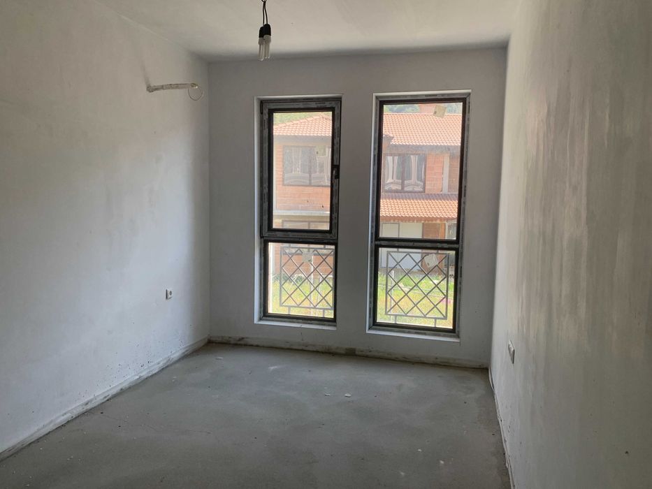 ТРИСТАЕН апартамент в бутикова сграда