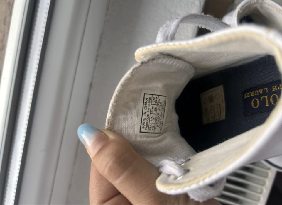 Adidași tip high-top albi pentru copii