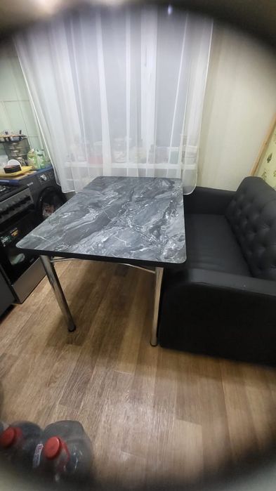 Продам стол кухонный