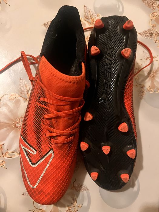 Бутсы футбольные