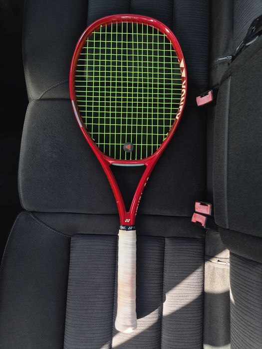 YONEX VCORE 100in², 2026, 300g, 16x19