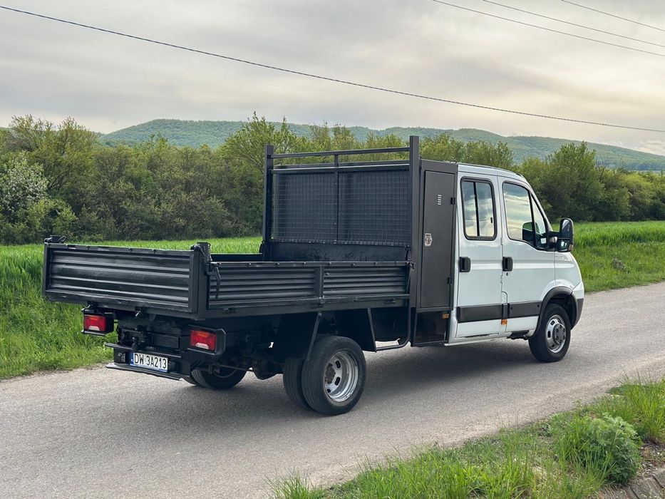 Iveco daily 2011 motor 3.0 basculabil  cu 7 locuri