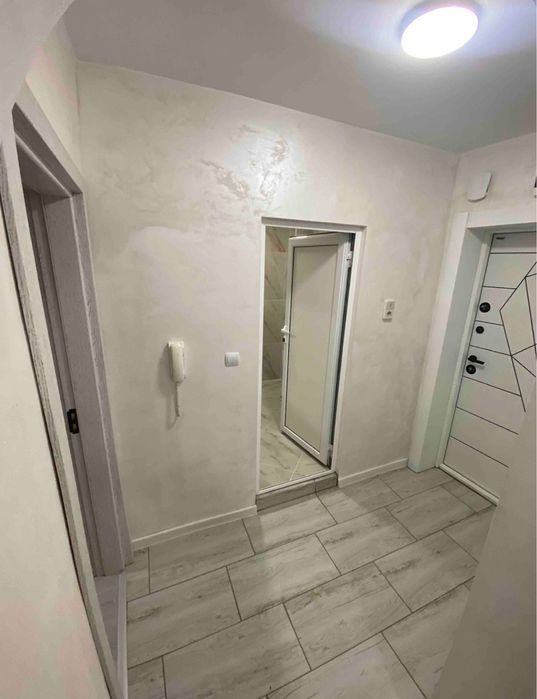 Дава се под наем Двустаен апартамент в Варна, Колхозен пазар - 80 кв.м за 586.5 € - Снимка #6