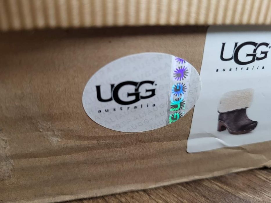 Ghetute UGG piele, imblanite, marimea 36 - NOI