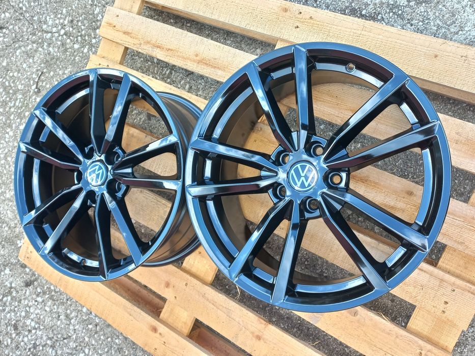 18"Vw Poteria 5x112 Piano Black 8j et45 Golf Passat Tiguan Jetta Touran Чисто Нови.
Poteria Piano Black.