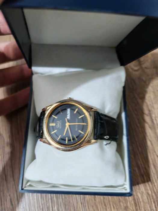 Продаю мужские часы