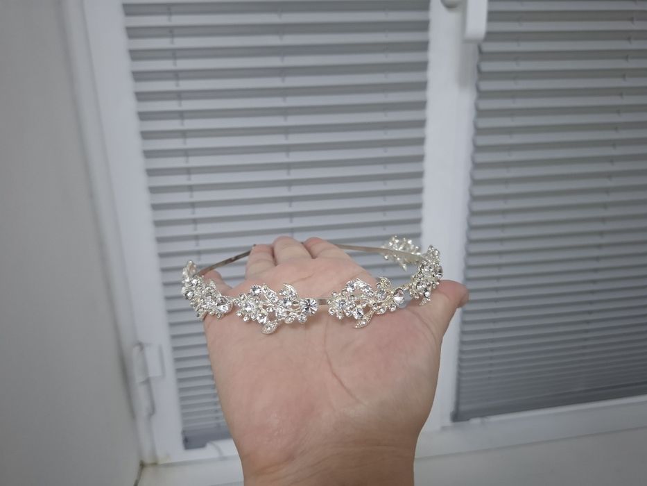 Диадема, Карона, Абадок