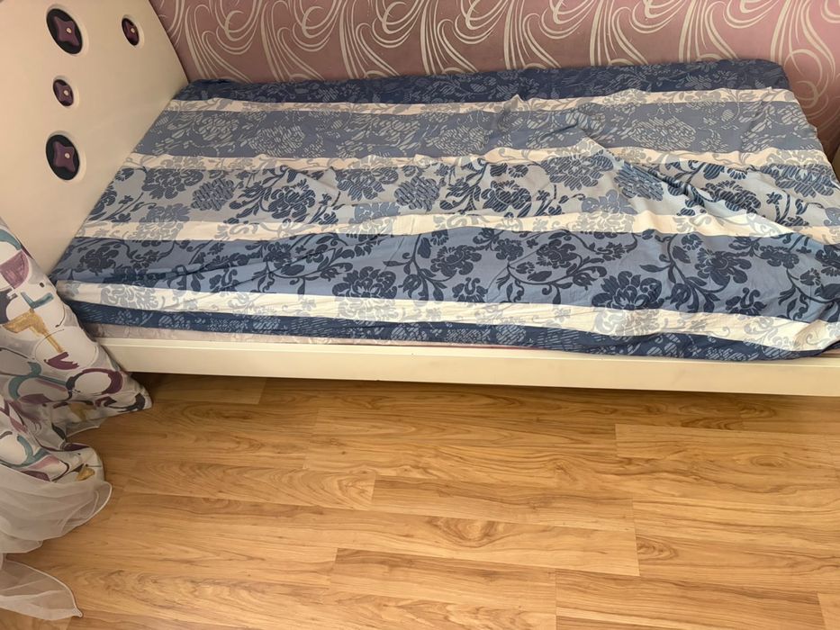 Продается комплект детской мебели в комнату