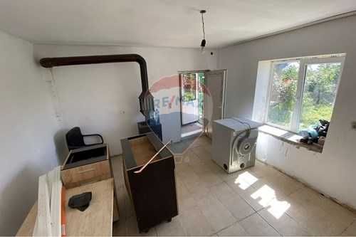 Продава се Къща в с. Върбак, Област Шумен - 110 кв.м за 289 €/кв.м - Снимка #3