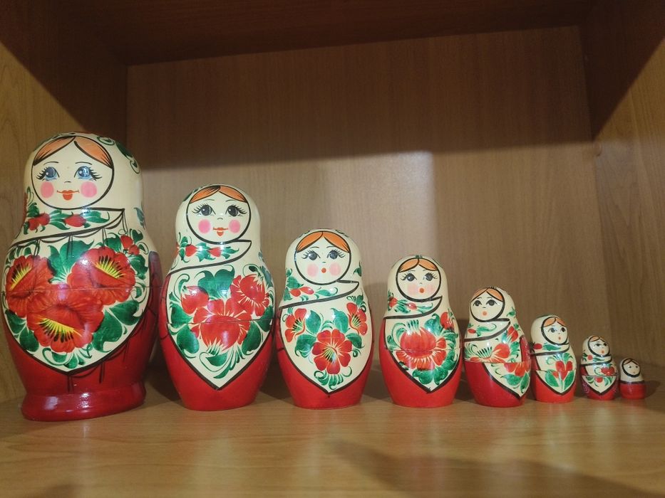 Матрёшки комплект из 8 штук.
