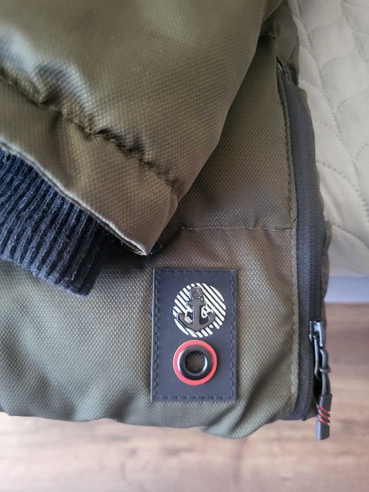 Мъжко зимно яке с качулка