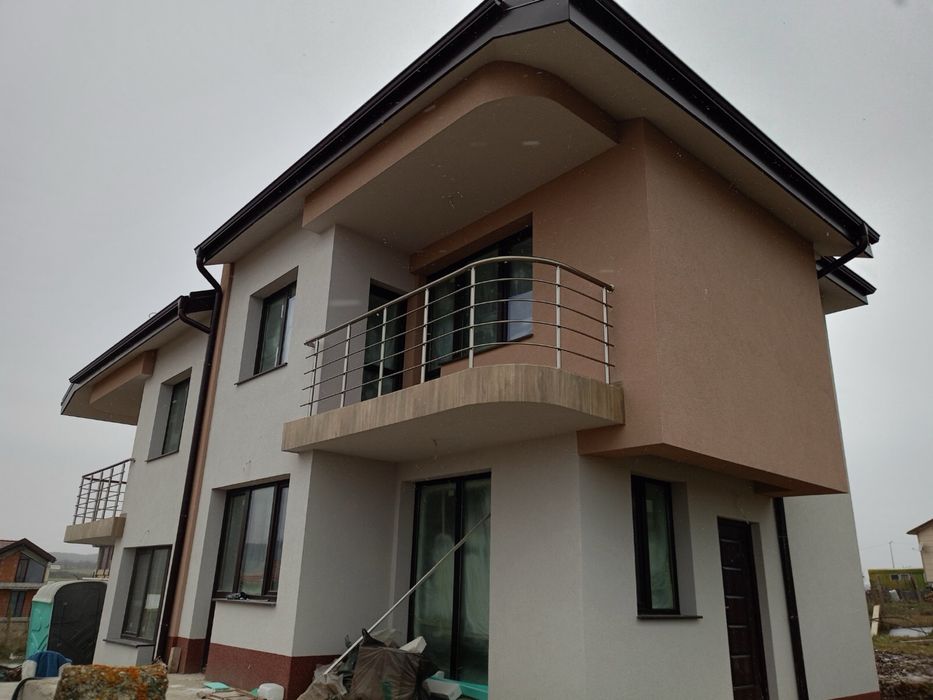 Алуминиеви и стъклени парапети